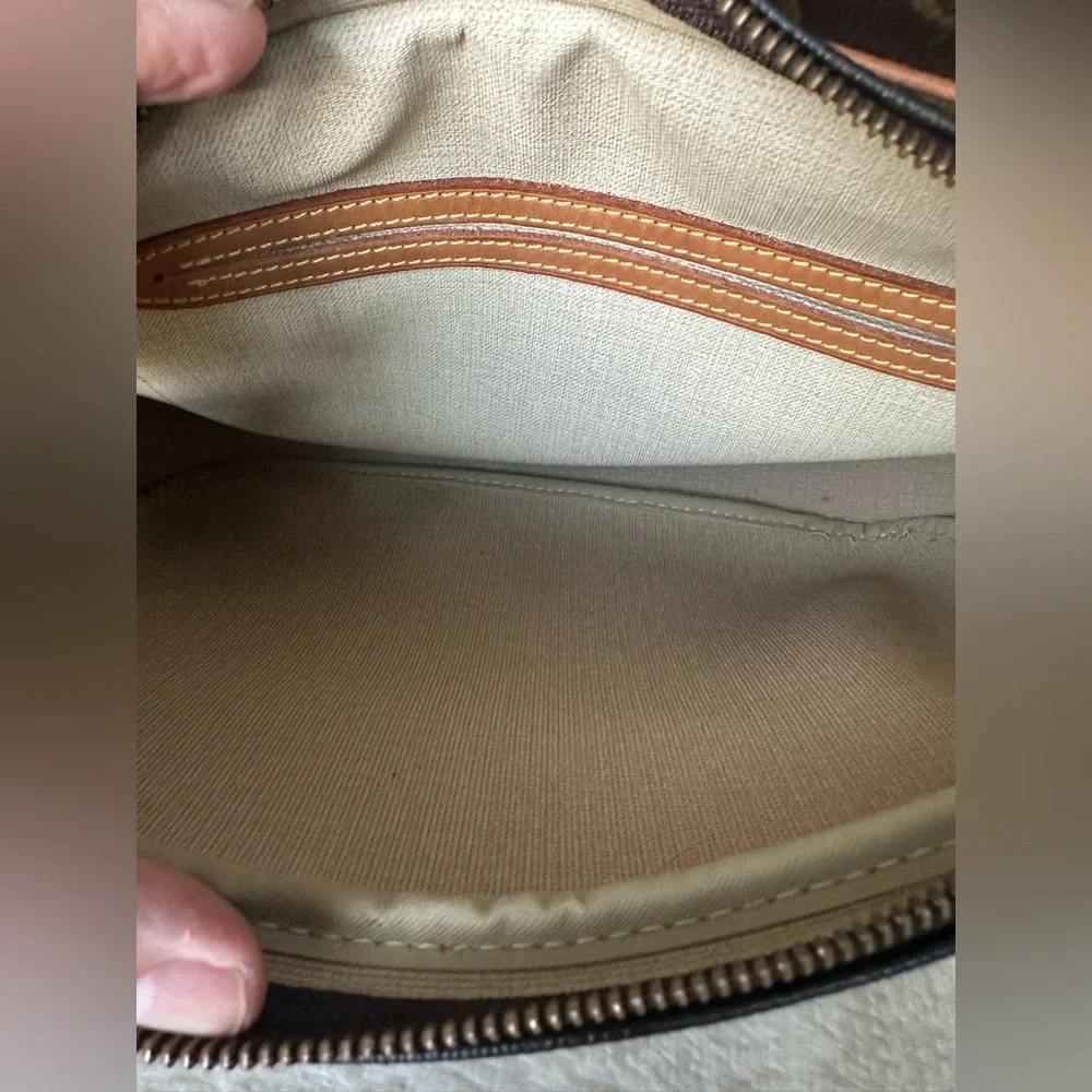 Louis Vuitton Monogram Reporter PM - Picture 14 of 16